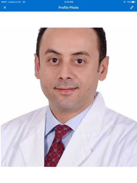 <span class="dr-prefix">دكتور</span> محمد حسنى كامل