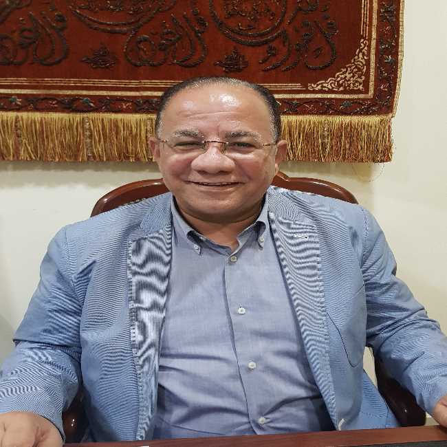 <span class="dr-prefix">دكتور</span> محمد السيد