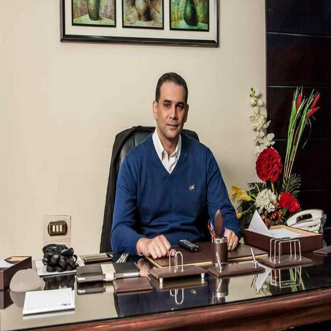 <span class="dr-prefix">دكتور</span> محمد عيسوي