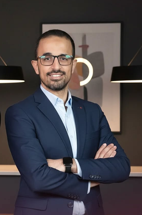 <span class="dr-prefix">دكتور</span> محمد إسماعيل